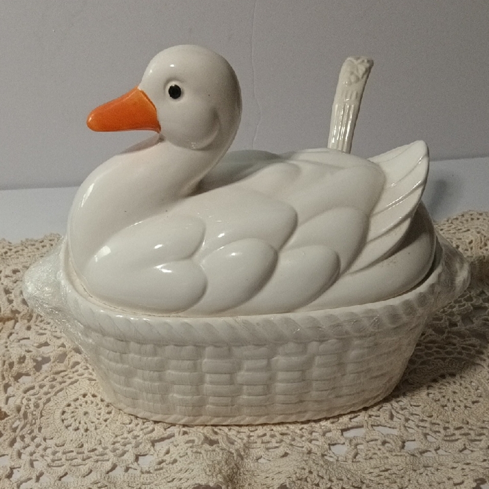 Vintage 80's Duck Tureen Made In Japan About 11 Inches Long And 10 Inches Tall